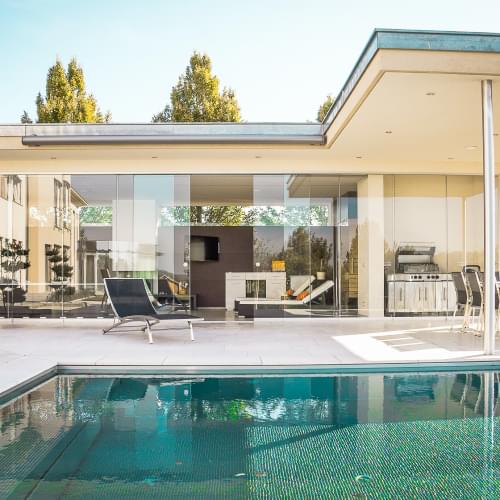 Casa familiar con jardín amplio